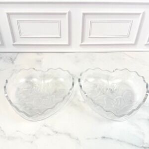 VTG NIB Studio Nova Winter Rose Covered Heart 6" Crystal Box